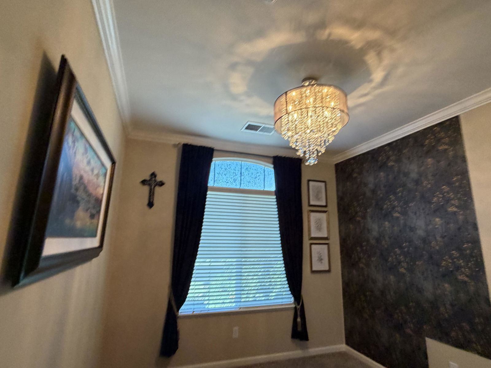 Customer photo from Rafael Chavez's Canvas & Ivy review