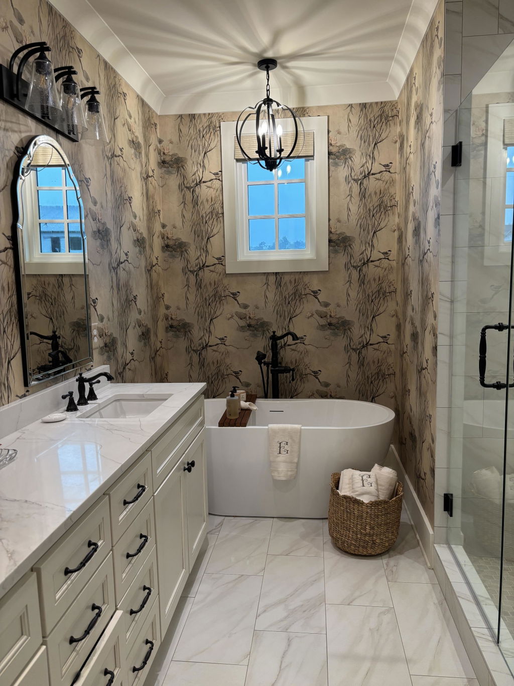 Customer photo — Canvas &amp; Ivy
