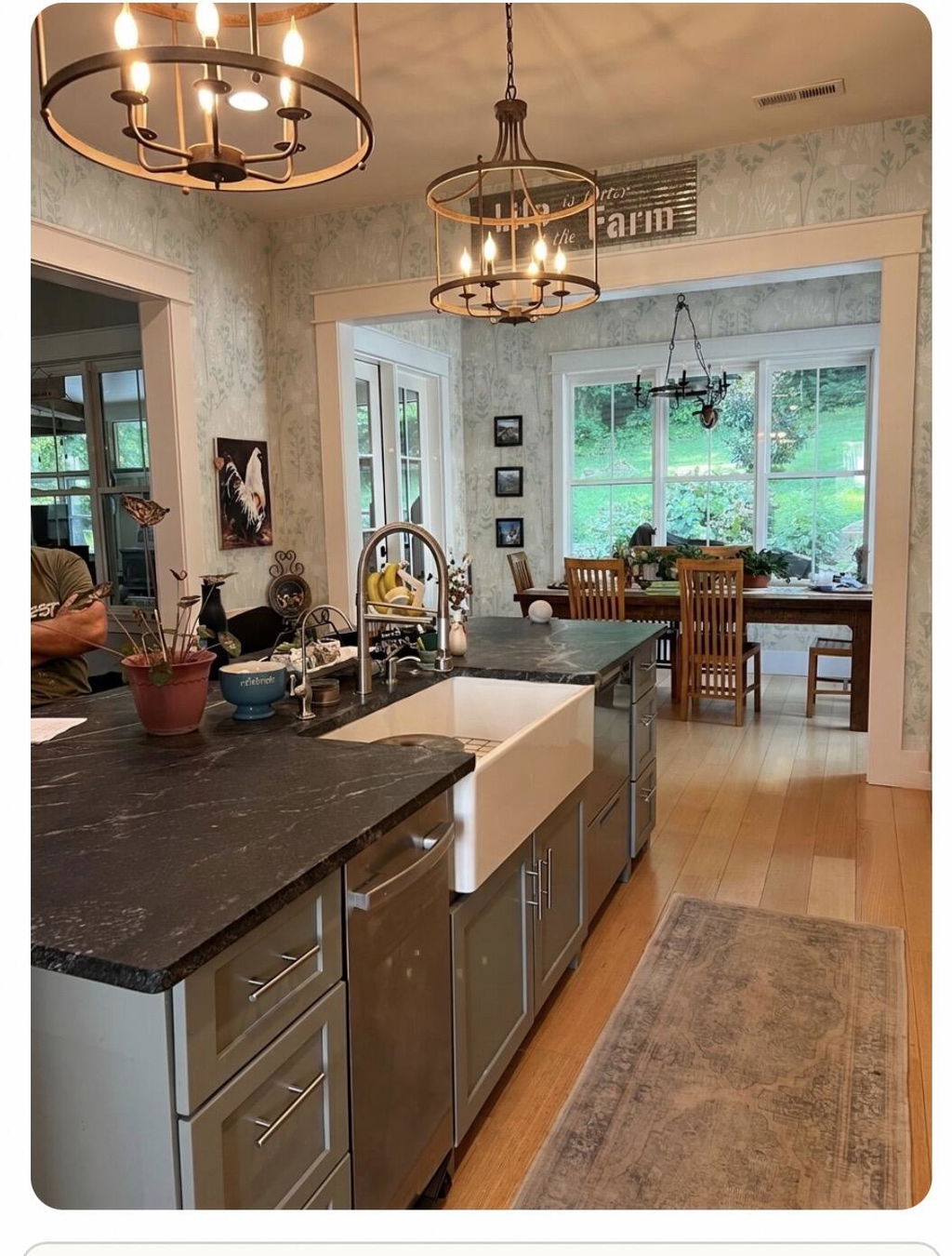 Customer photo — Canvas &amp; Ivy