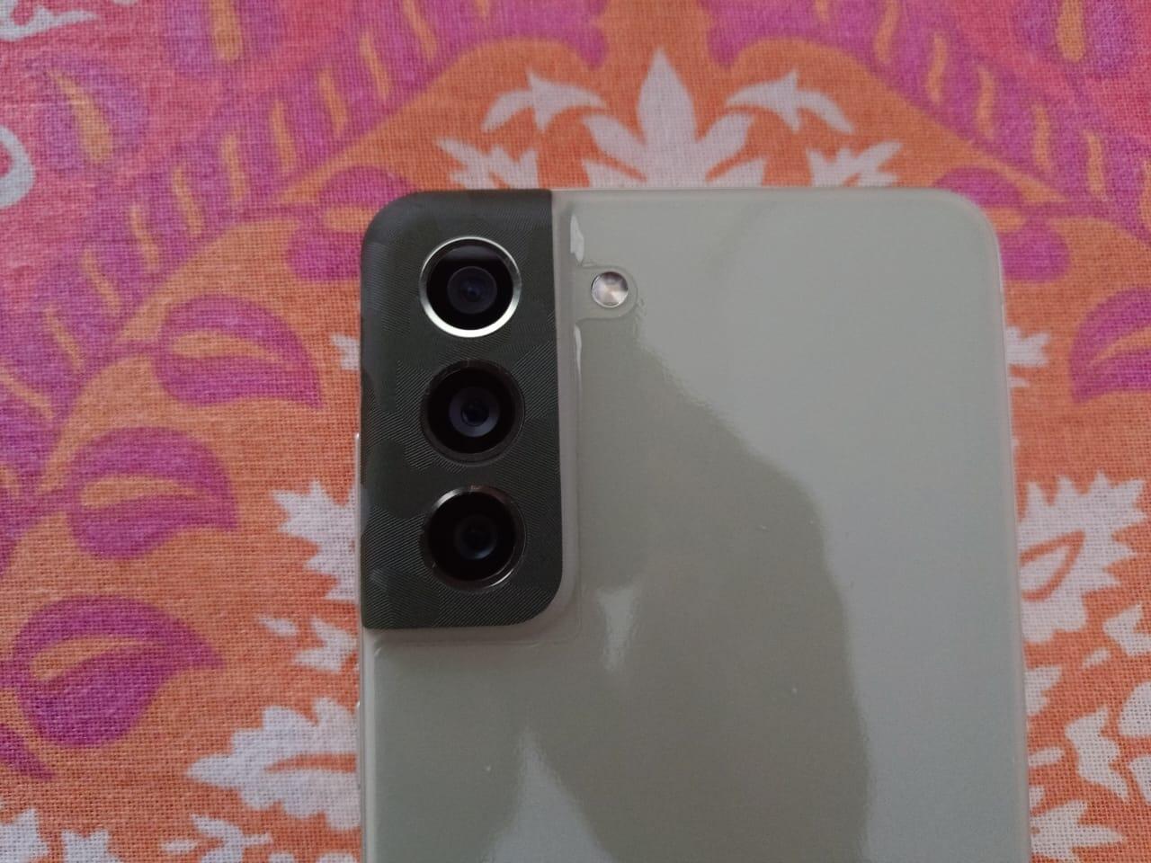 R.M. review photo