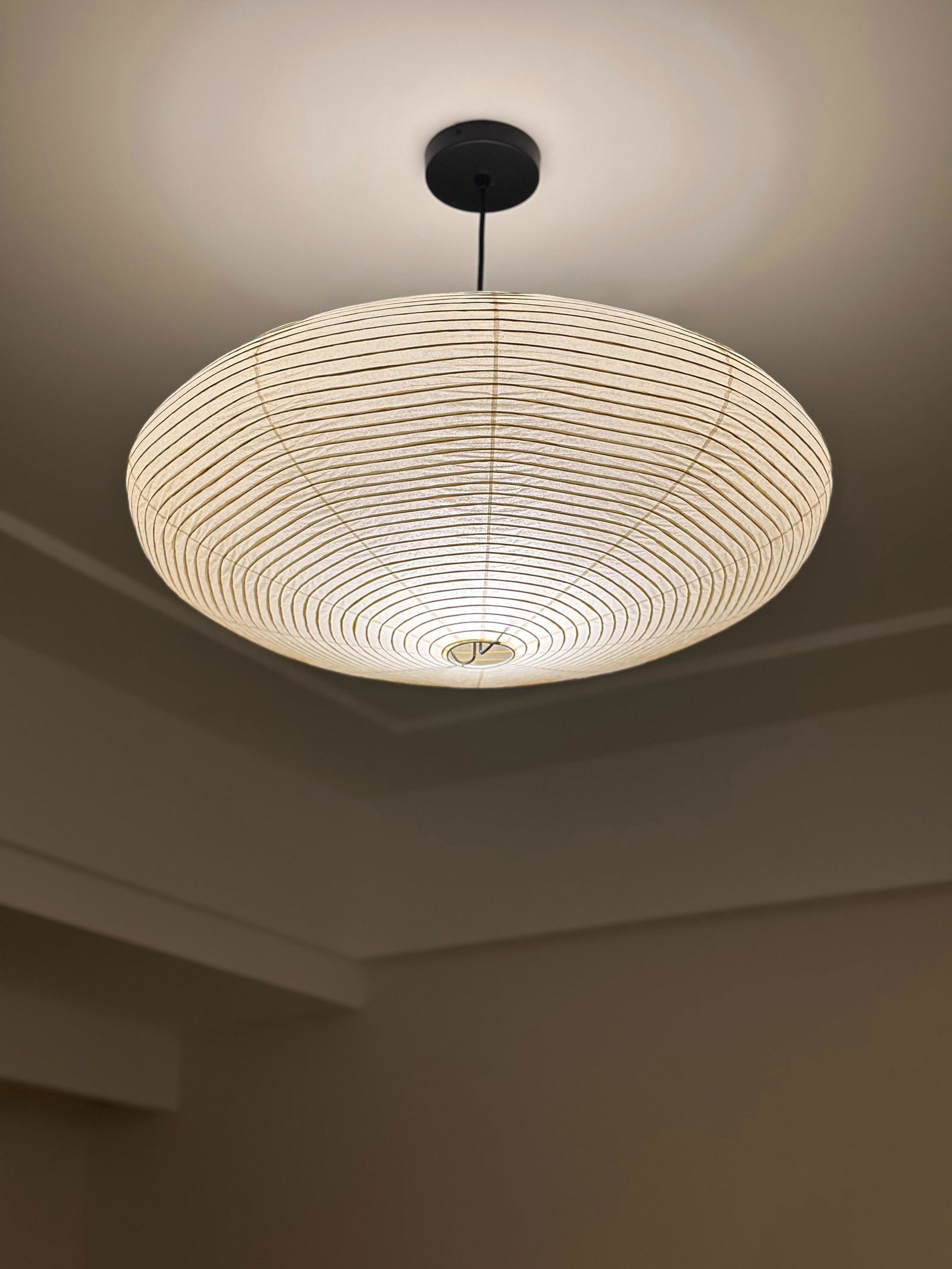 Akari 21A/15A Large Washi Paper Pendant | Isamu Noguchi Light