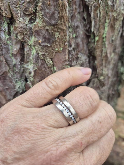 Full Eternity Band With Shared Prong