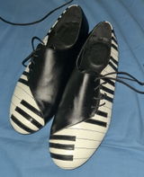 Manos review photo