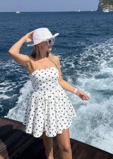 Elizabeth Chambers review photo