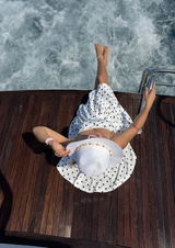 Elizabeth Chambers review photo