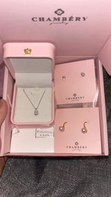 Tiffany review photo