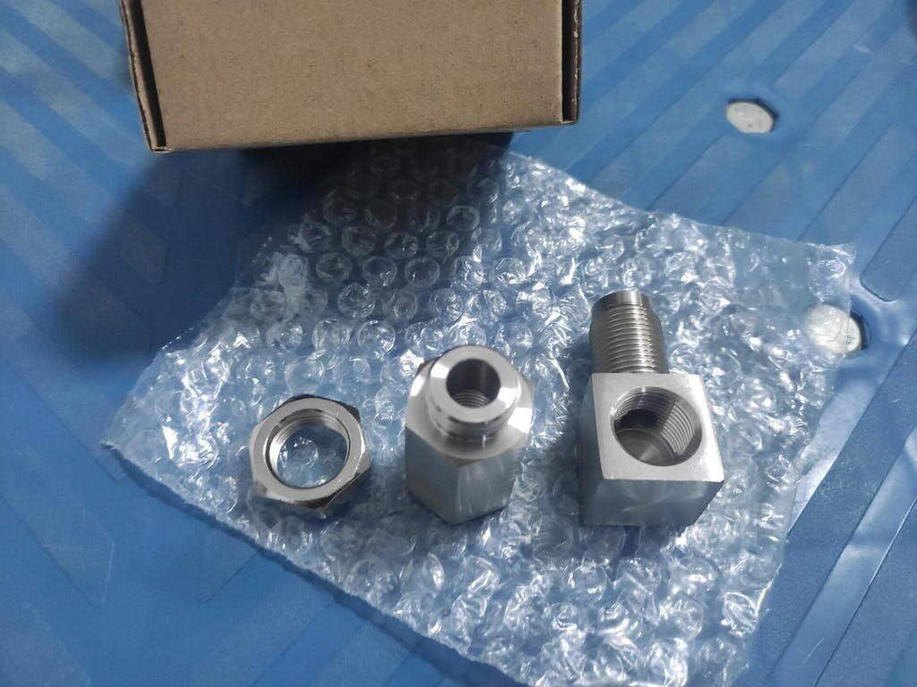 90 Degree M18 X 1.5  Universal Fit CEL O2 Sensor Adapter with Mini CAT Fix P0420 Code Check Engine Light Eliminator Champoo