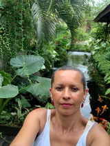 Claudia Goncalves review photo