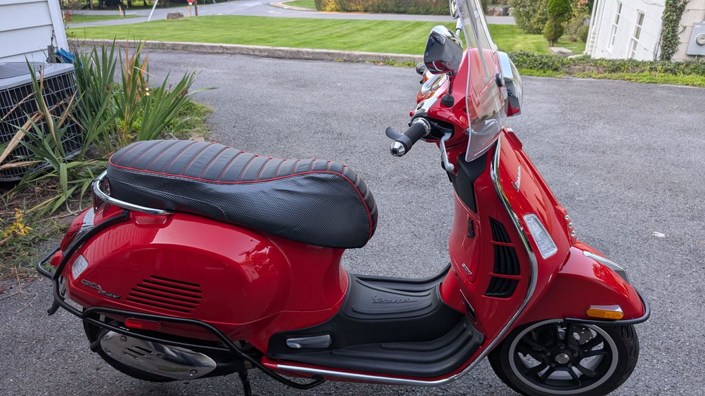 Vespa GTS 250/300 Padded Charcoal and Black Seat Cover