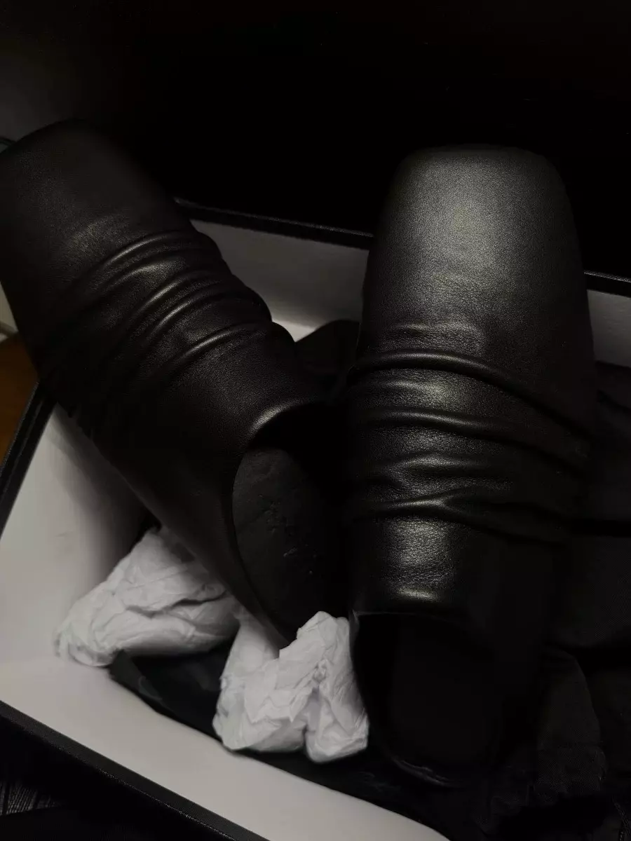 Black Leather Ruched Mules by JCAESAR | Chiclara