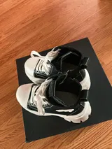 h**a review photo