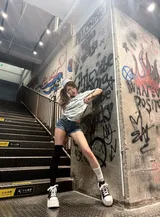 h**q review photo