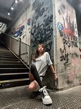 h**q review photo