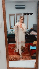 Noor Zafar review photo