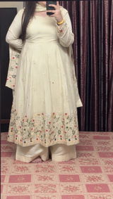 Navreet kaur review photo