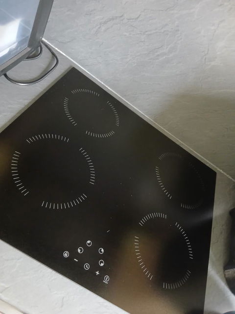 Ciarra Plaque à Induction 6000W avec 4 Zones et 9 Niveaux de Puissance CABBIH4-A