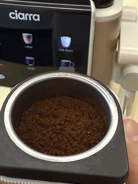 Ciarra Machine Expresso Semi-Automatique avec Broyeur Intégré et Mousseur à Lait Automatique – Écran Tactile 8 Fonctions, pour Espresso, Latte et Cappuccino | CBSACM-D6