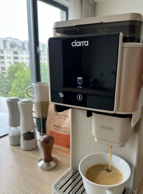 Ciarra Machine Expresso Semi-Automatique avec Broyeur Intégré et Mousseur à Lait Automatique – Écran Tactile 8 Fonctions, pour Espresso, Latte et Cappuccino | CBSACM-D6
