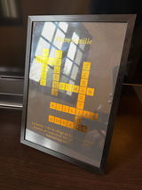 Affiche Scrabble personnalisée prénoms croisés – dorure or/argent