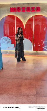Sonia Khanna review photo