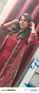 Sonia Khanna review photo
