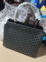 Ann.E review photo