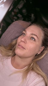 Caroline Lind review photo