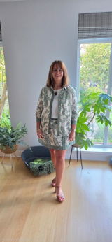Donna review photo