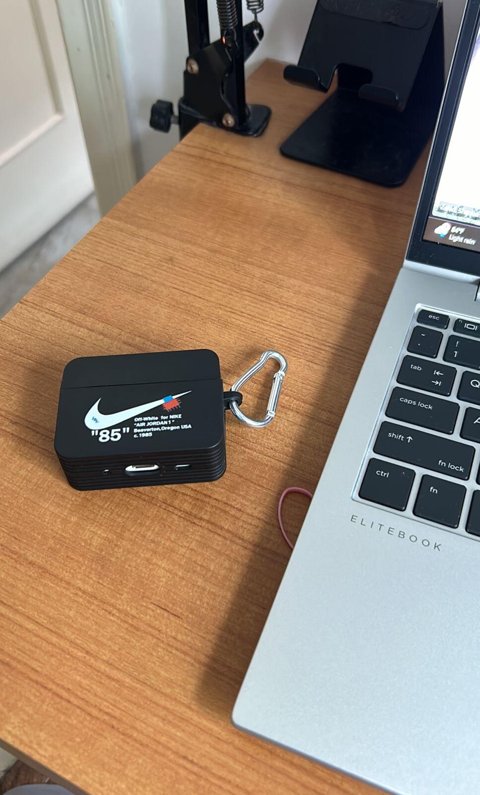 AirPods Pro 2 Case - Eggshell Protective Cover with Clip
