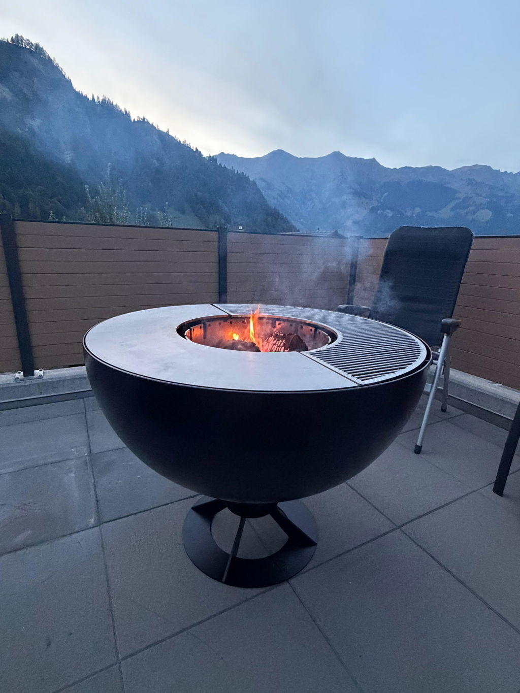 Recipiente per il fuoco con anello per griglia 100, acciaio inox nero
