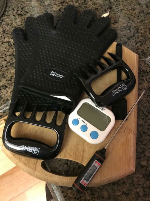 ULTIMATE SET - 5-Piece BBQ Gift Kit | Smoker Gloves, Meat Claws, Instant-Read Thermometer, Timer & Brush | No.1 Heatproof Silicone Smoker Mitts & Pulled Pork Claws for Barbecue, Grilling, Smoking, Shredding