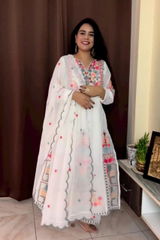 Ishani review photo