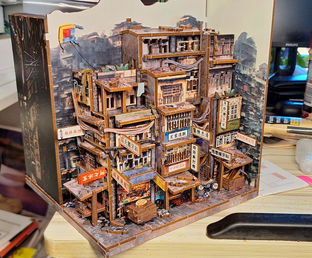 CUTEBEE DIY Book Nook Kit | Twilight of the Warriors: Walled In