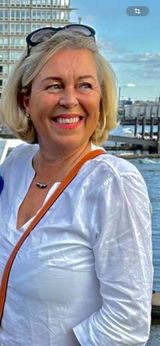 Christiane review photo