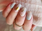 Mandi B. review photo
