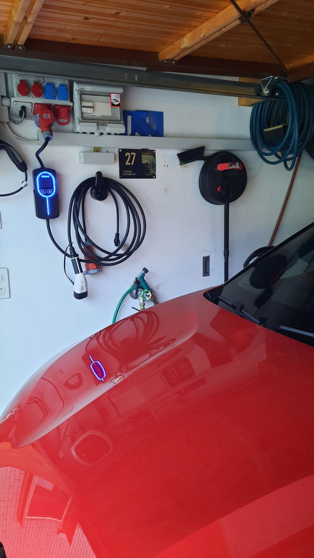 DAOLAR 11kW Tragbares EV Ladegerät Typ 2 (16A, 3-Phasig) – OCPP 1.6J Smart App-Steuerung, Einstellbarer Strom (8A-16A), inkl. Schuko Adapter, Mobile Wallbox für Elektroautos
