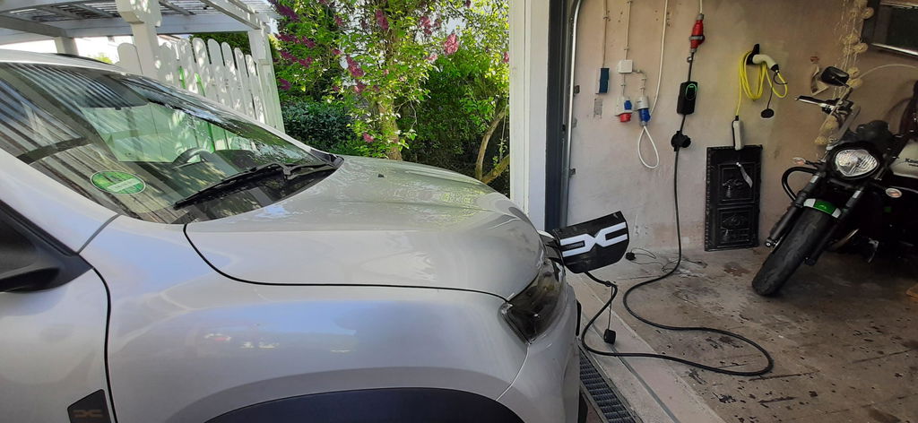 DAOLAR 11kW Tragbares EV Ladegerät Typ 2 (16A, 3-Phasig) – OCPP 1.6J Smart App-Steuerung, Einstellbarer Strom (8A-16A), inkl. Schuko Adapter, Mobile Wallbox für Elektroautos