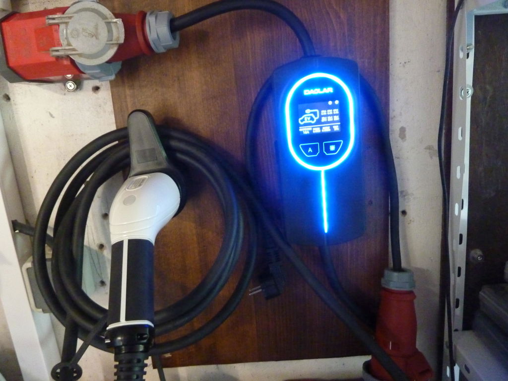 DAOLAR 11kW Tragbares EV Ladegerät Typ 2 (16A, 3-Phasig) – OCPP 1.6J Smart App-Steuerung, Einstellbarer Strom (8A-16A), inkl. Schuko Adapter, Mobile Wallbox für Elektroautos