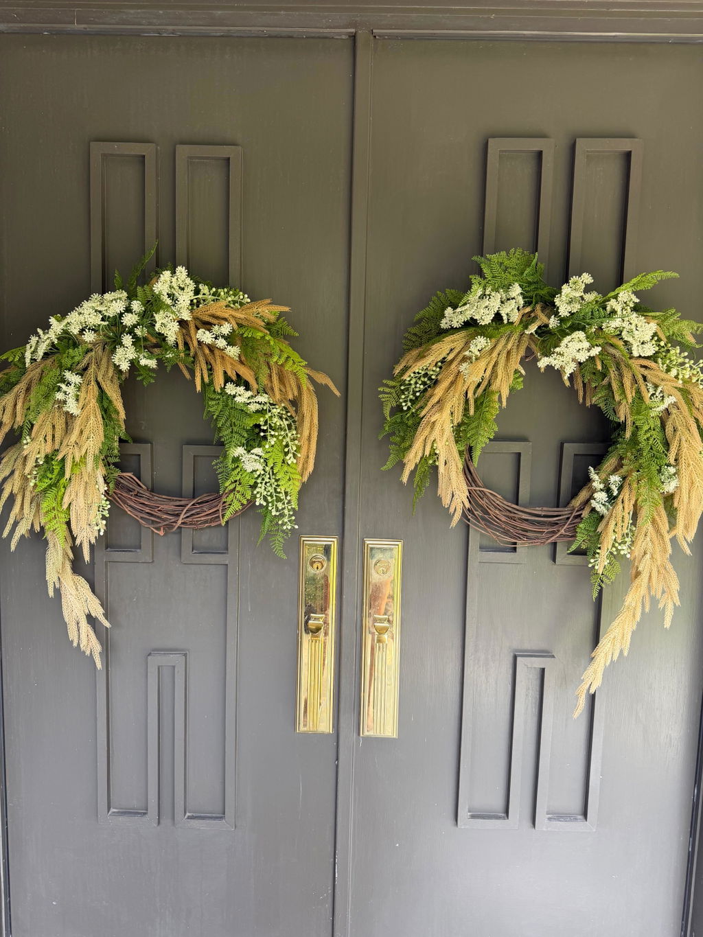 Fern Queen - Draping Green Fern, Beige Norfolk & Queen Anne's Lace Greenery Asymmetrical Everyday Spring Front Door Wreath