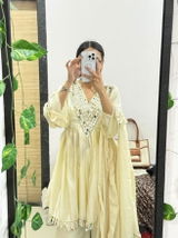 Yashvi Sharma review photo