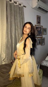 Zaina Khan review photo