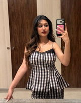 saloni review photo