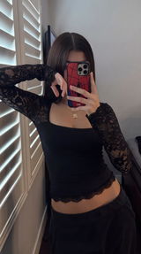 Chloe Dark review photo