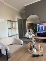 Nikiwe C. review photo
