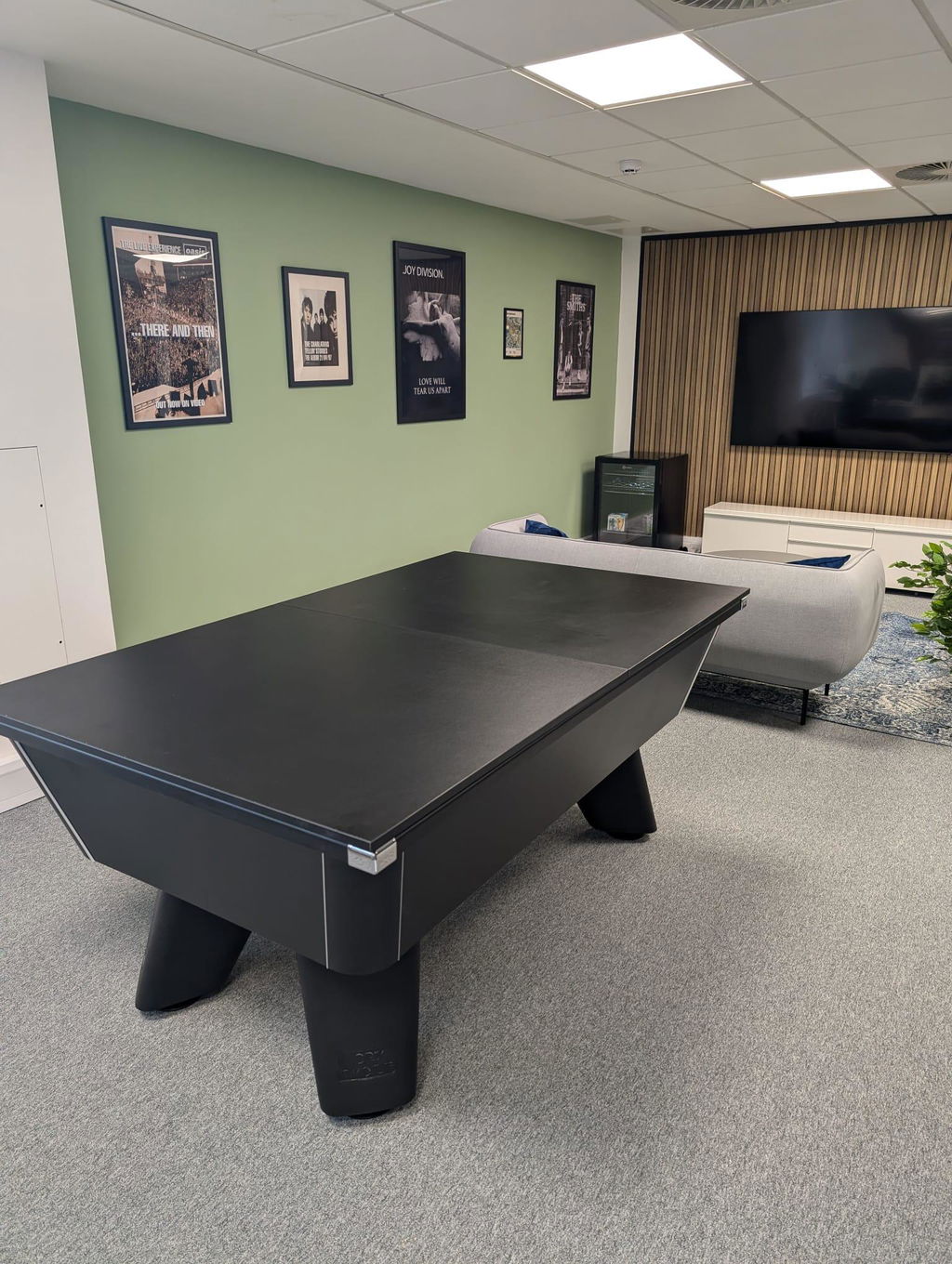Cry Wolf Slate Pool Table - Matte Black - 6ft & 7ft