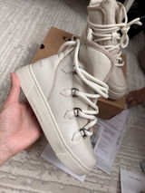 Madina T. review photo