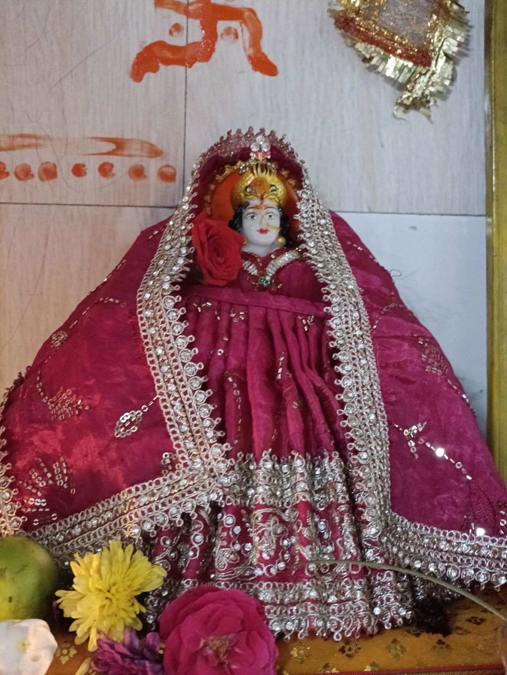 Madhur Sobhaa Mata Rani Dress