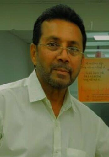 hitesh review photo