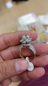 Esha Ahsan review photo