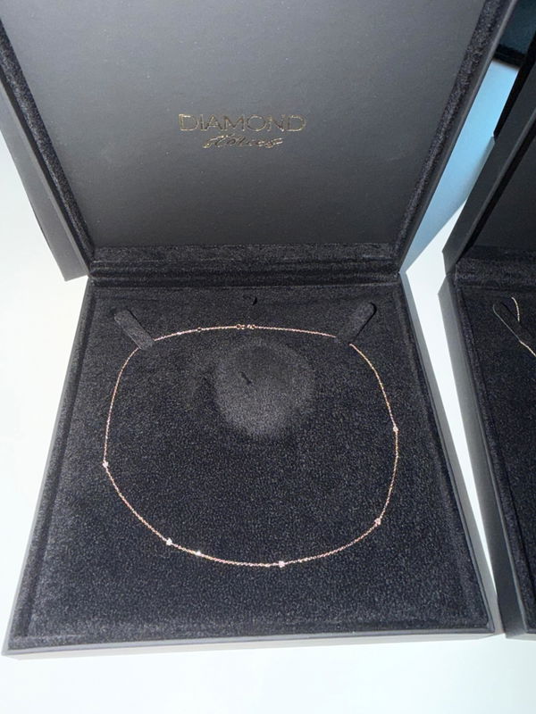 Recenzie Anonim - Colier cu diamante naturale - Dainty Diamond Station